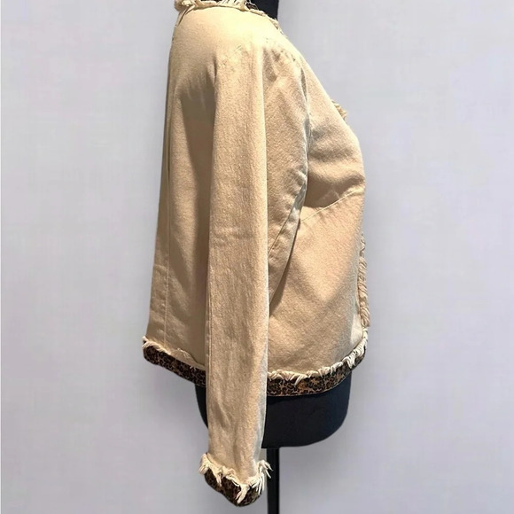 Live a little‎ distressed leopard blazer with zipper - Picture 5 of 9